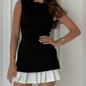 Women’s Commense Black White Pleated Mini Dress Two Tone L Large NWT NEW